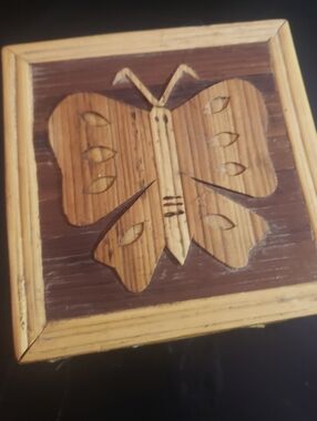 VINTAGE 4"x4" Bamboo Wood Trinket Box w/Butterfly Inlay, Made in the Philippines